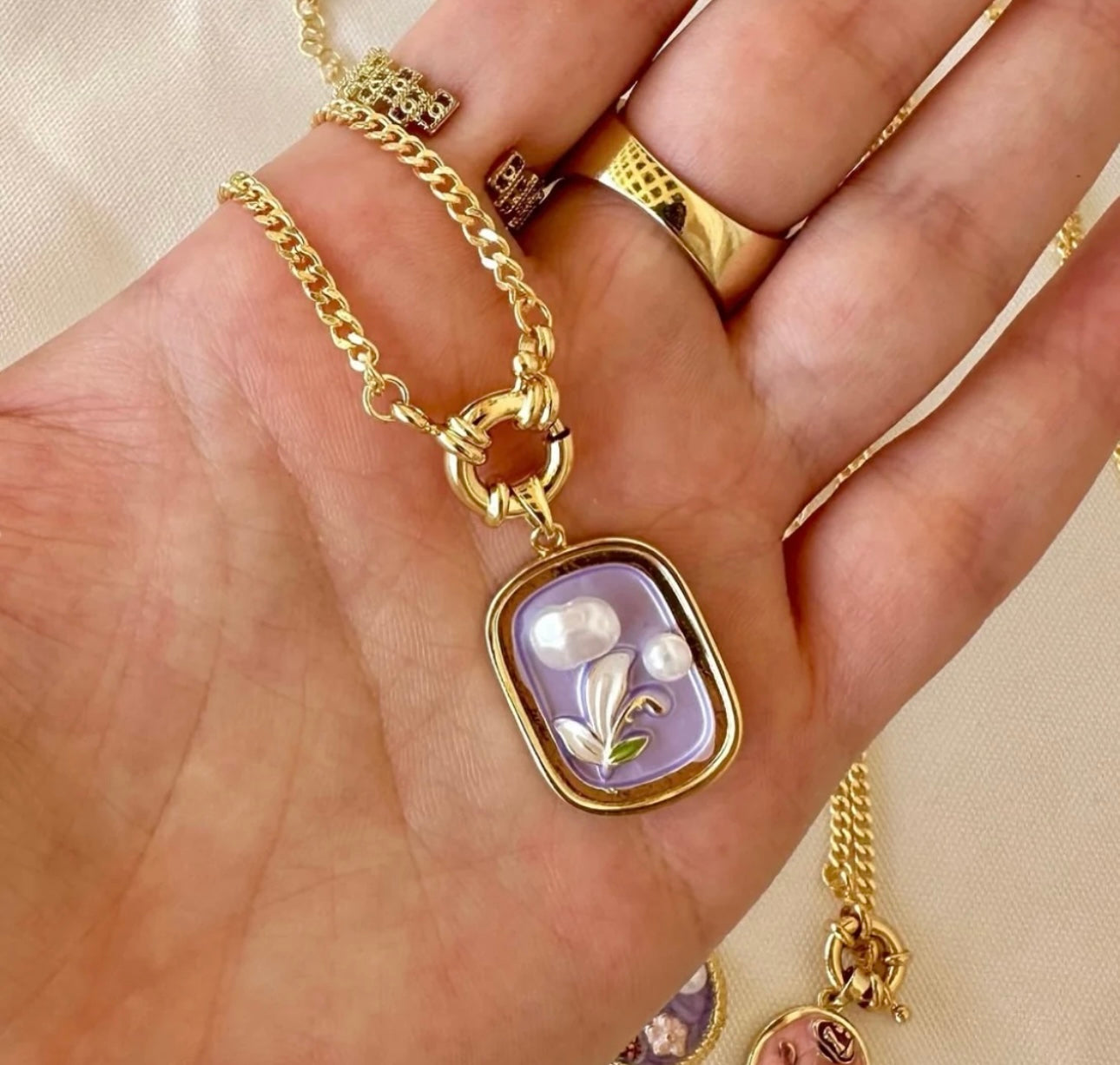 Vintage flower necklace