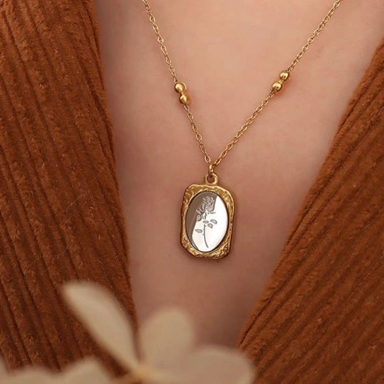 Rose flower gold necklace