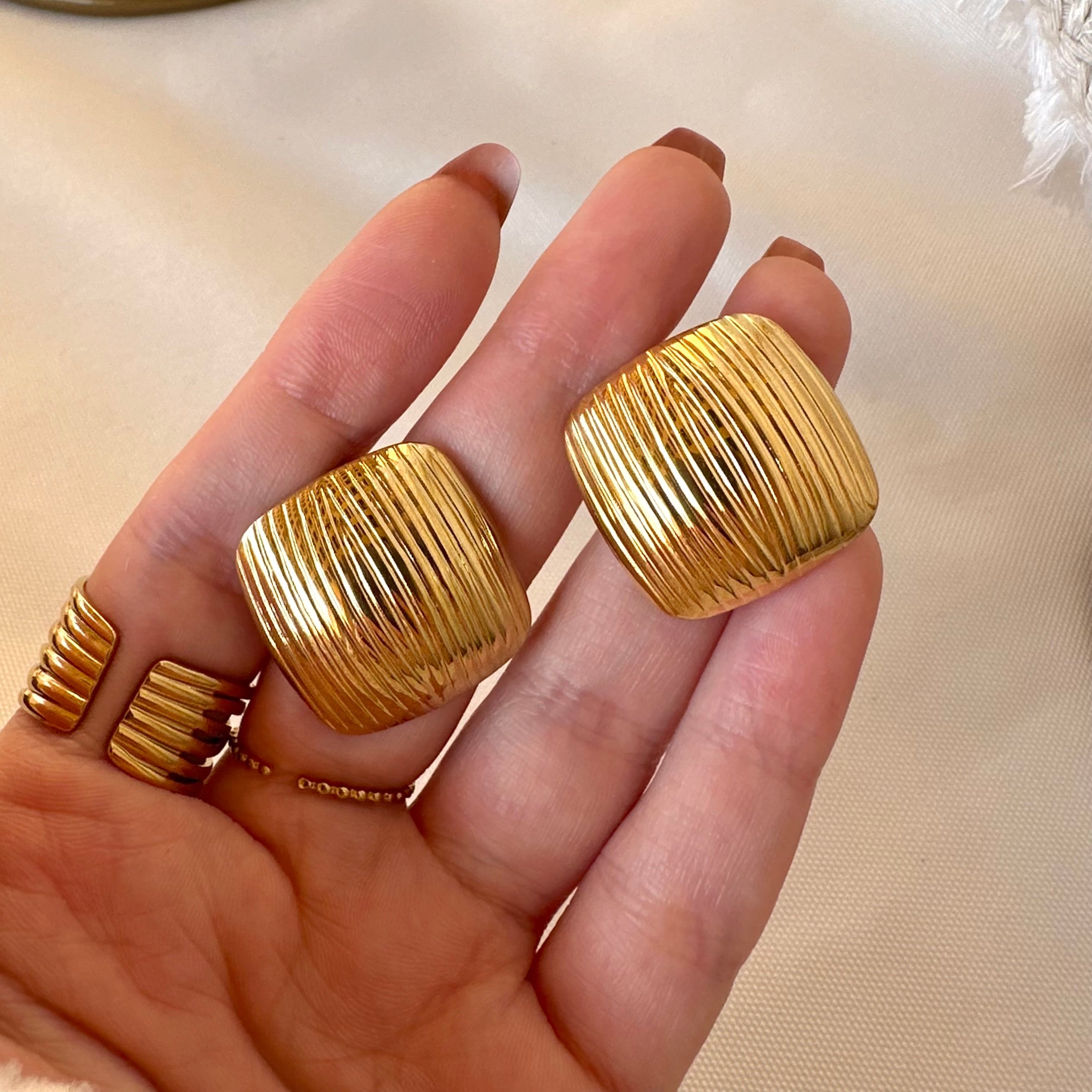 Chunky square earrings