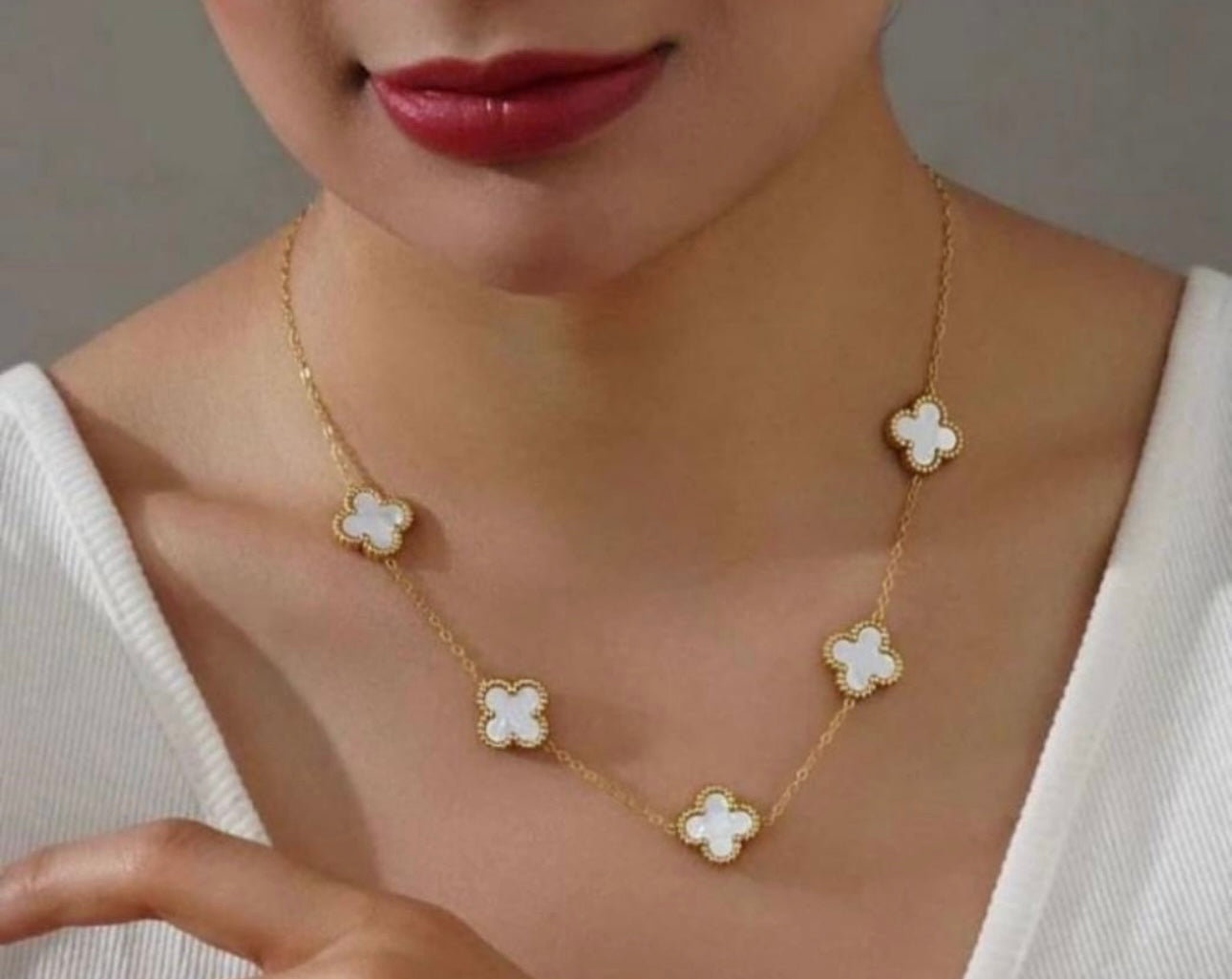 Van cleef white necklace