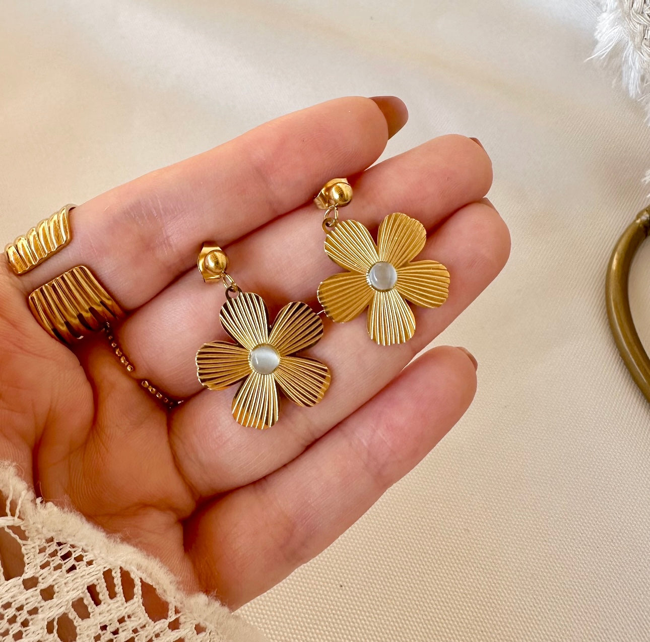 Flower earrings