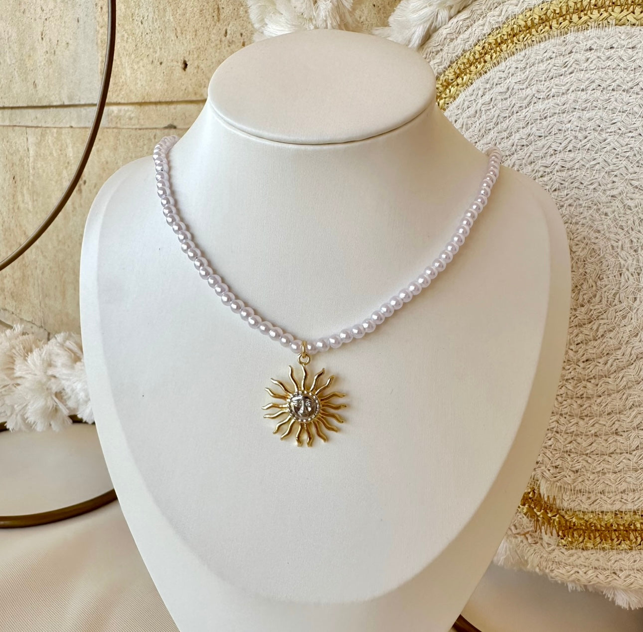 Sun pearl necklace