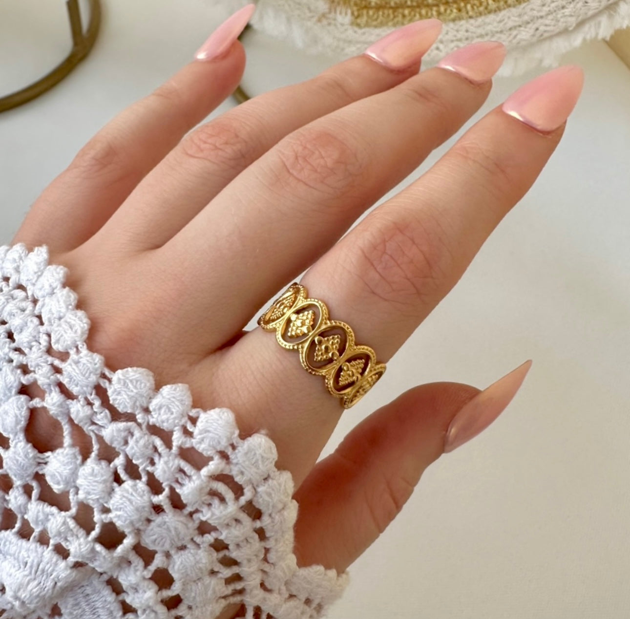 Chunky flower ring