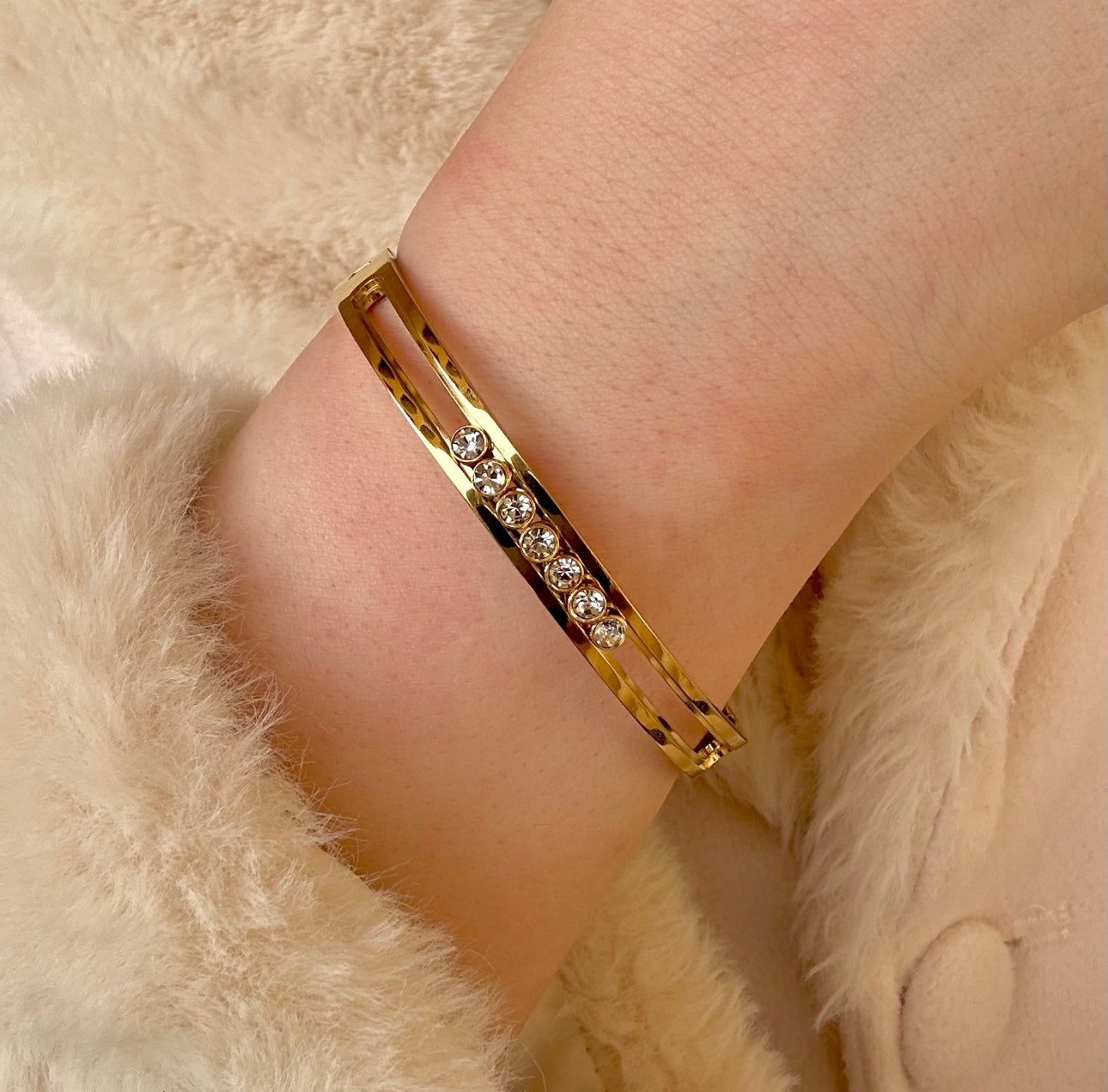 Plain zircon bracelet