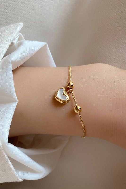 Shell heart bracelet