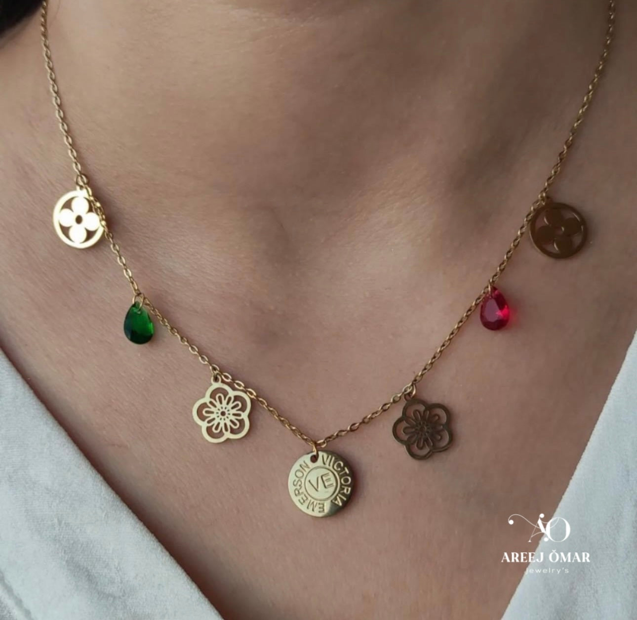 Van cleef flower necklace