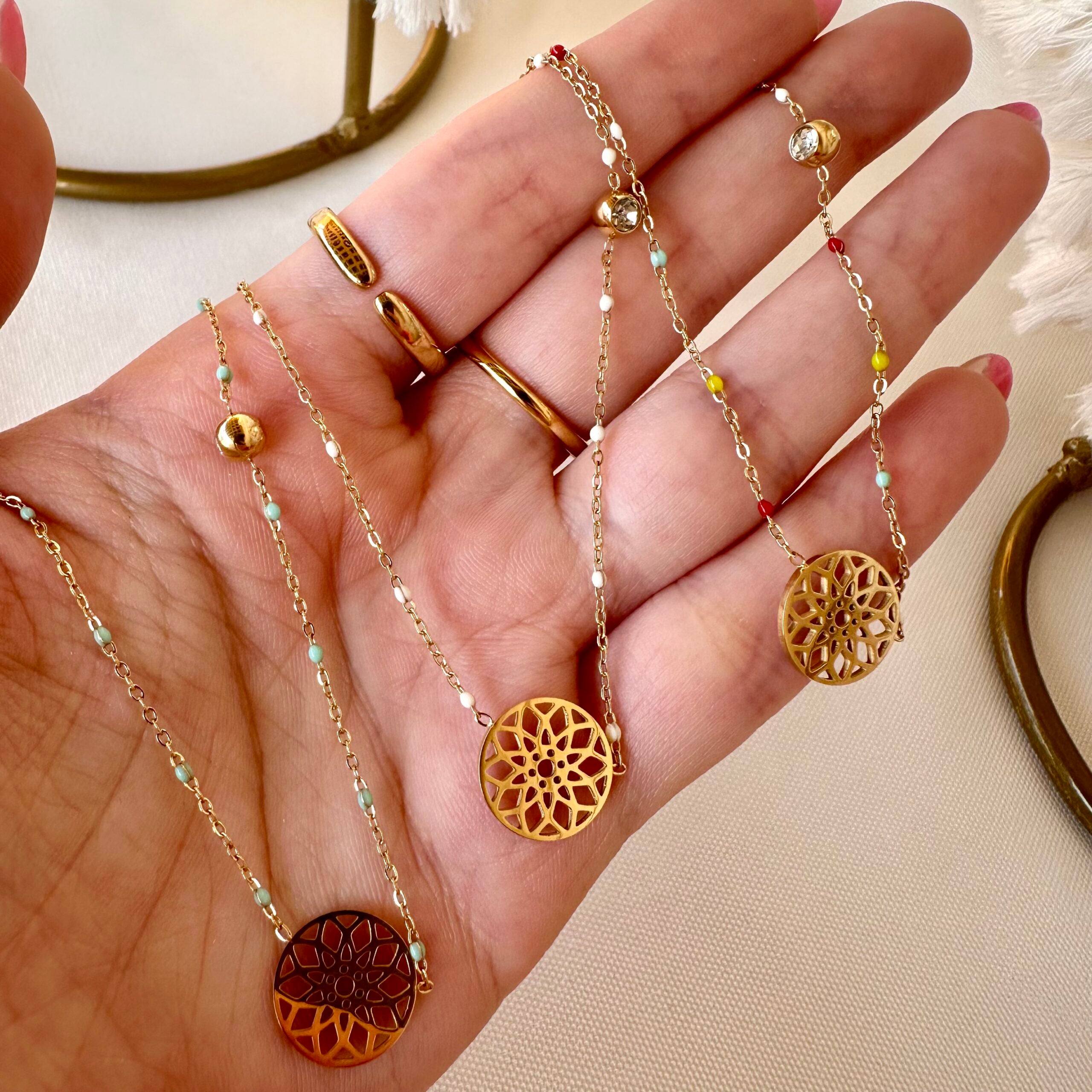 Circle zircon necklace