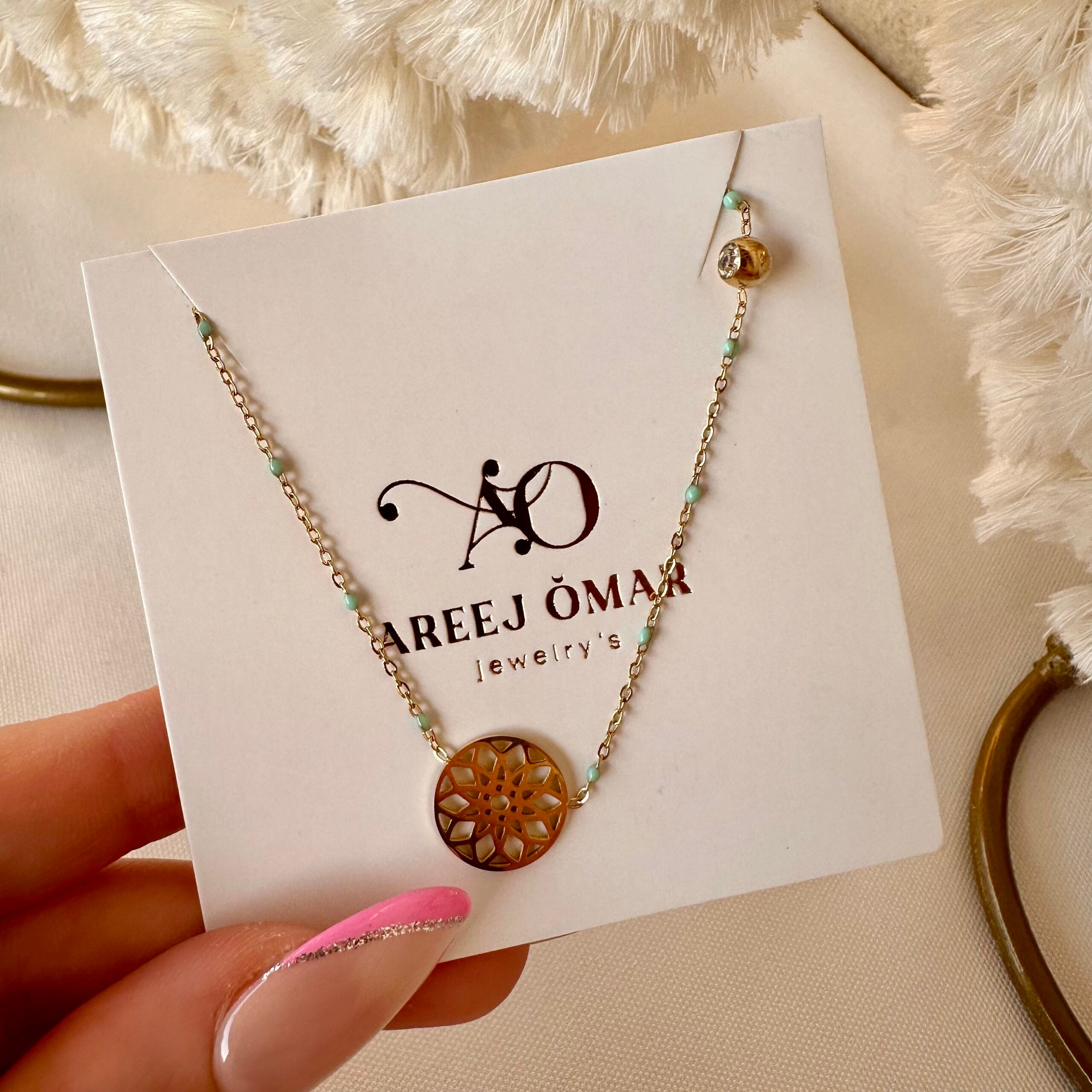 Circle zircon necklace