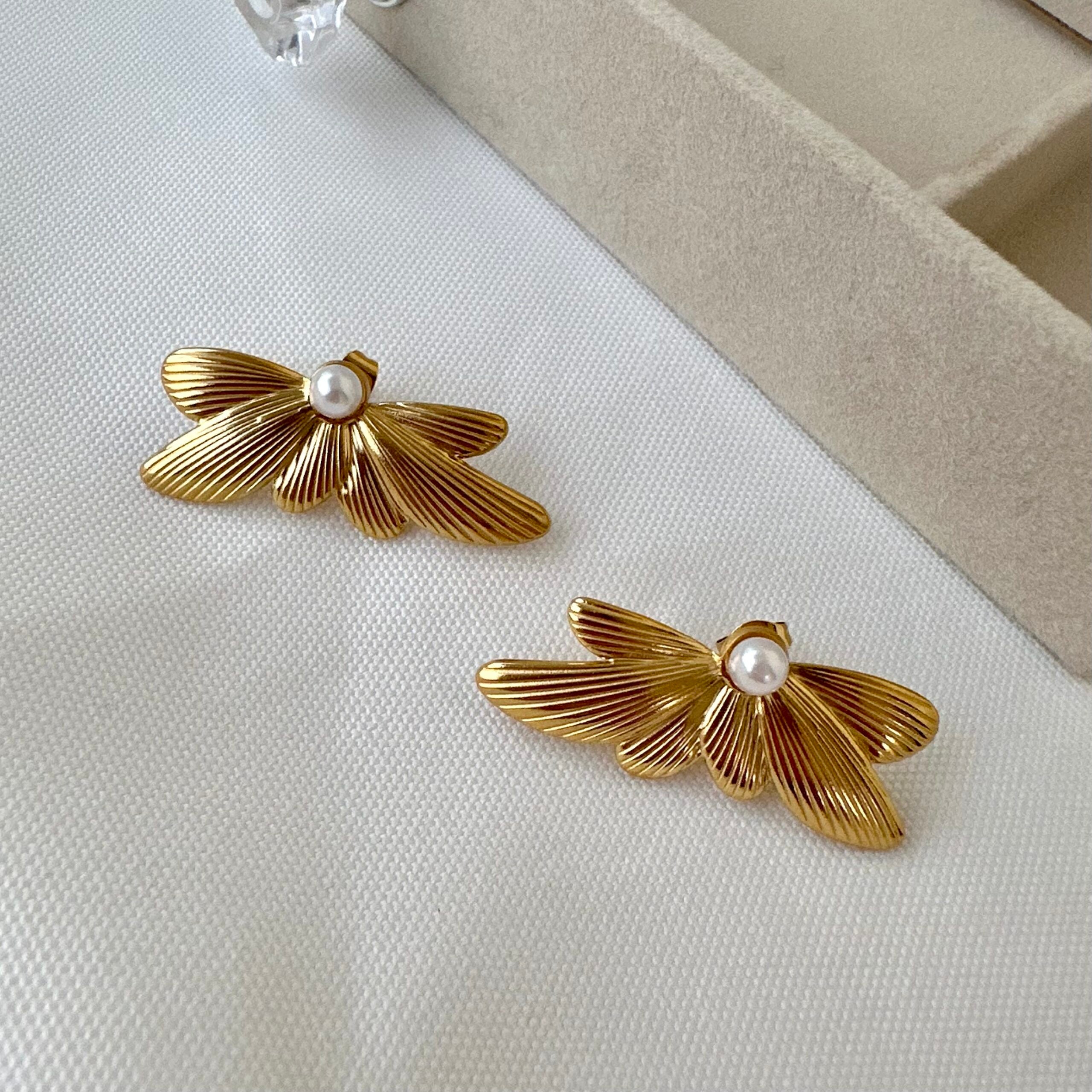 Vintage golden earrings