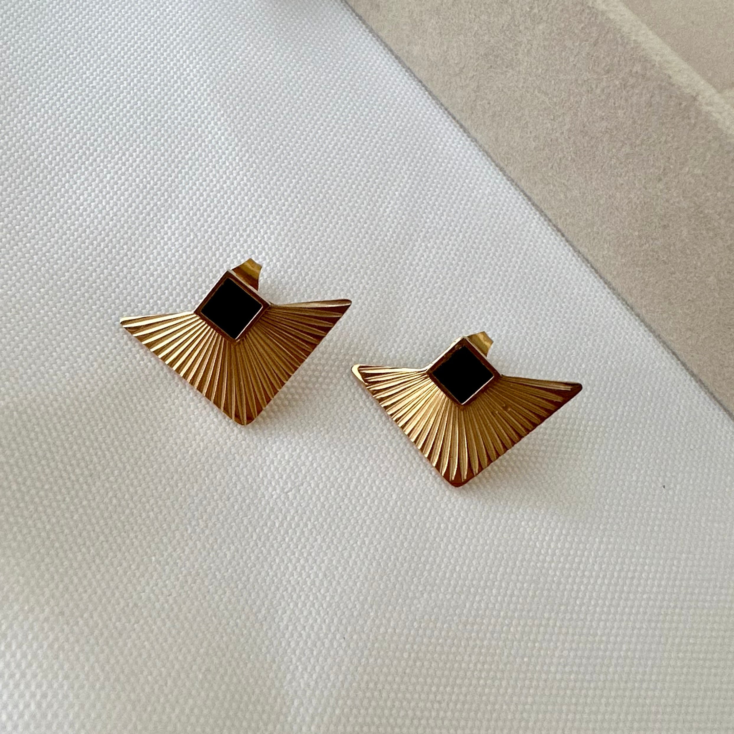 Triangle black Earrings
