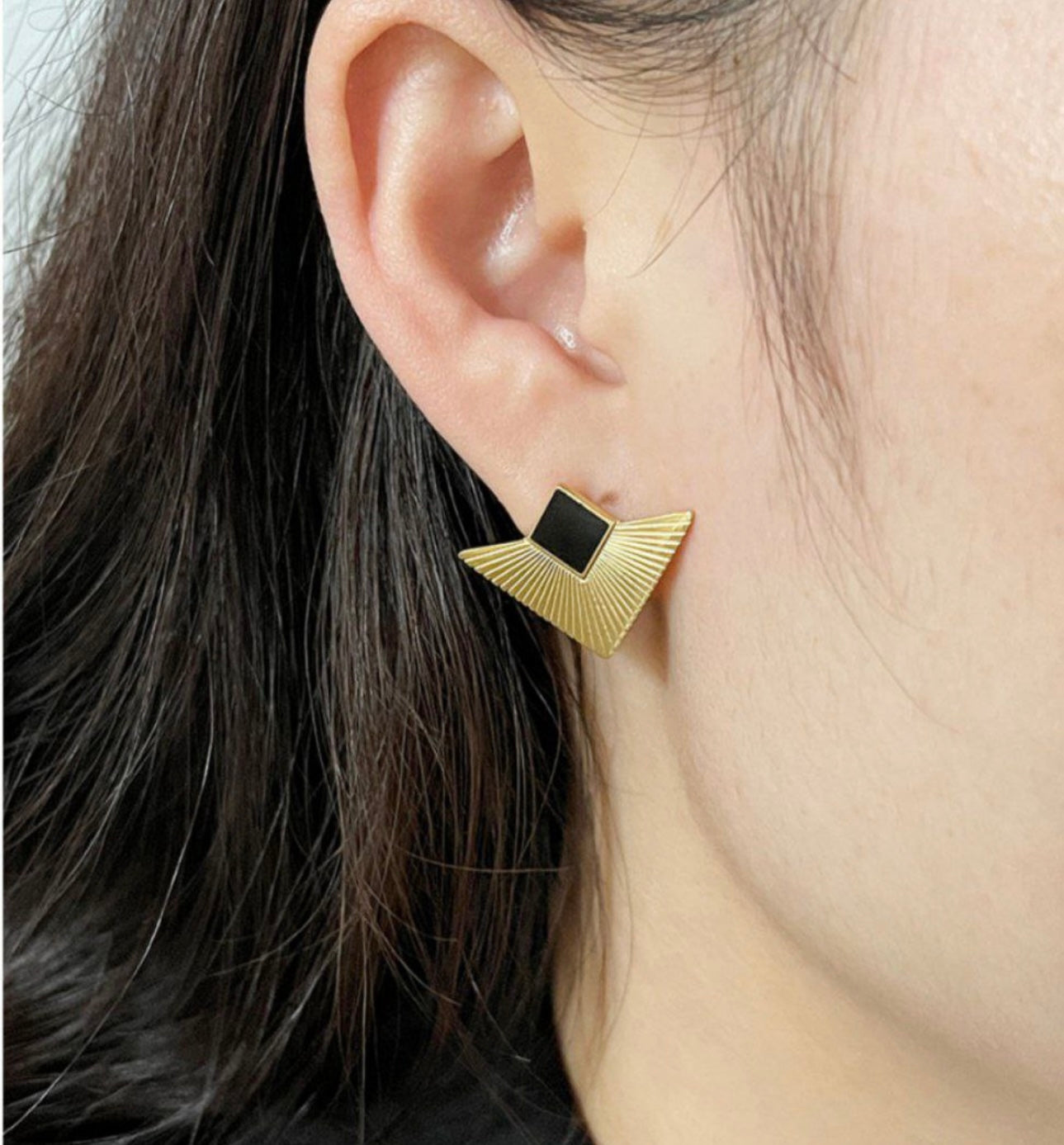 Triangle black Earrings