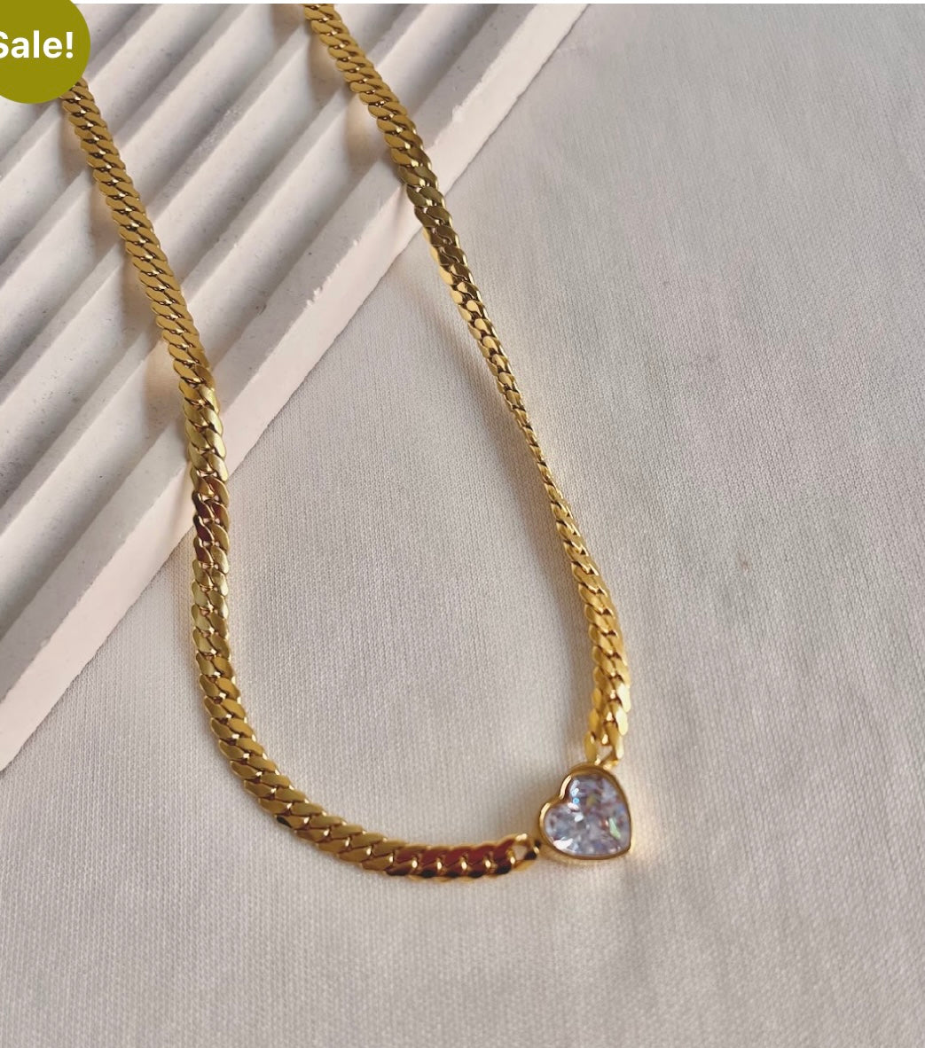 Heart zircon necklace