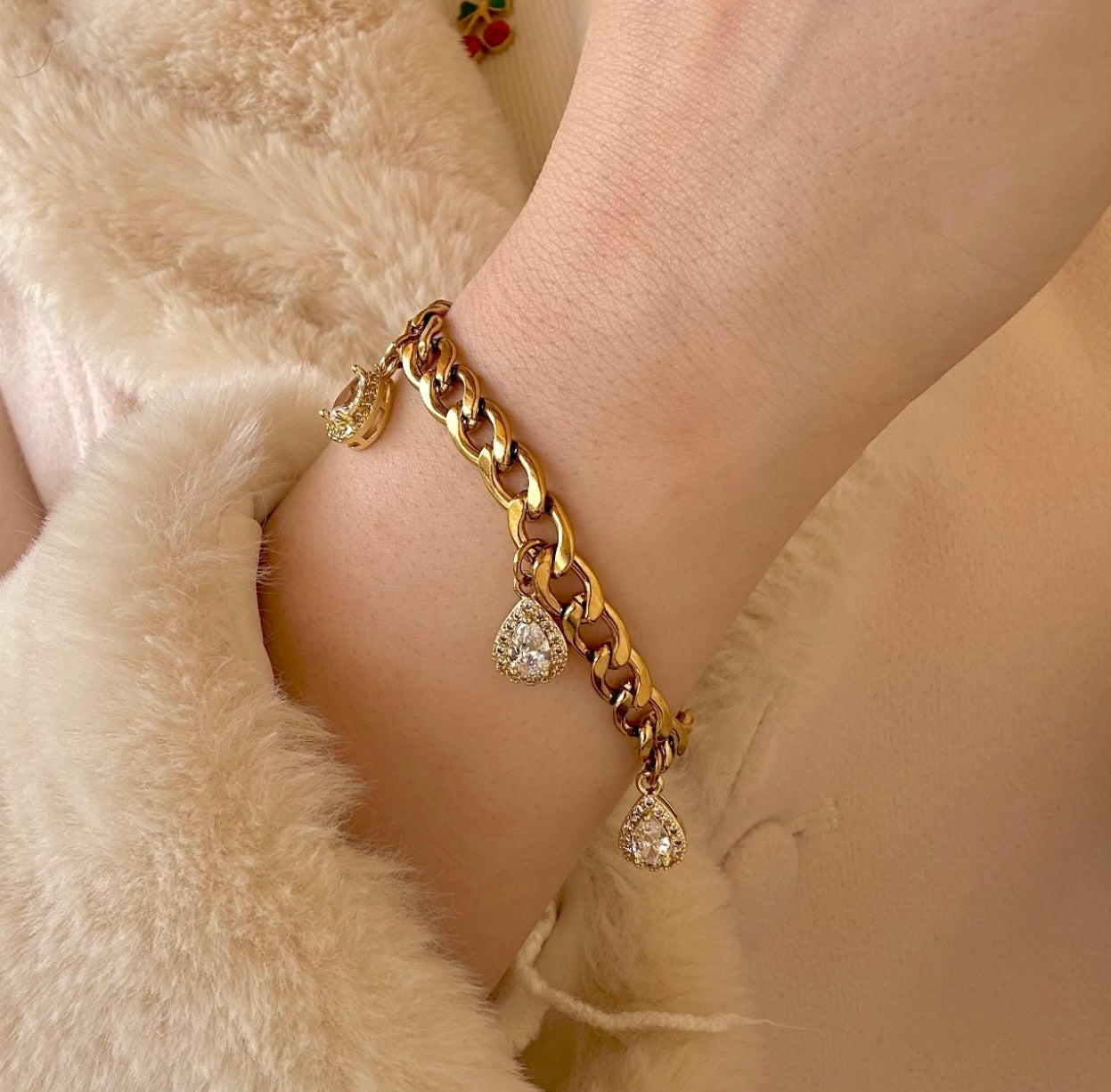 Circle zircon bracelet