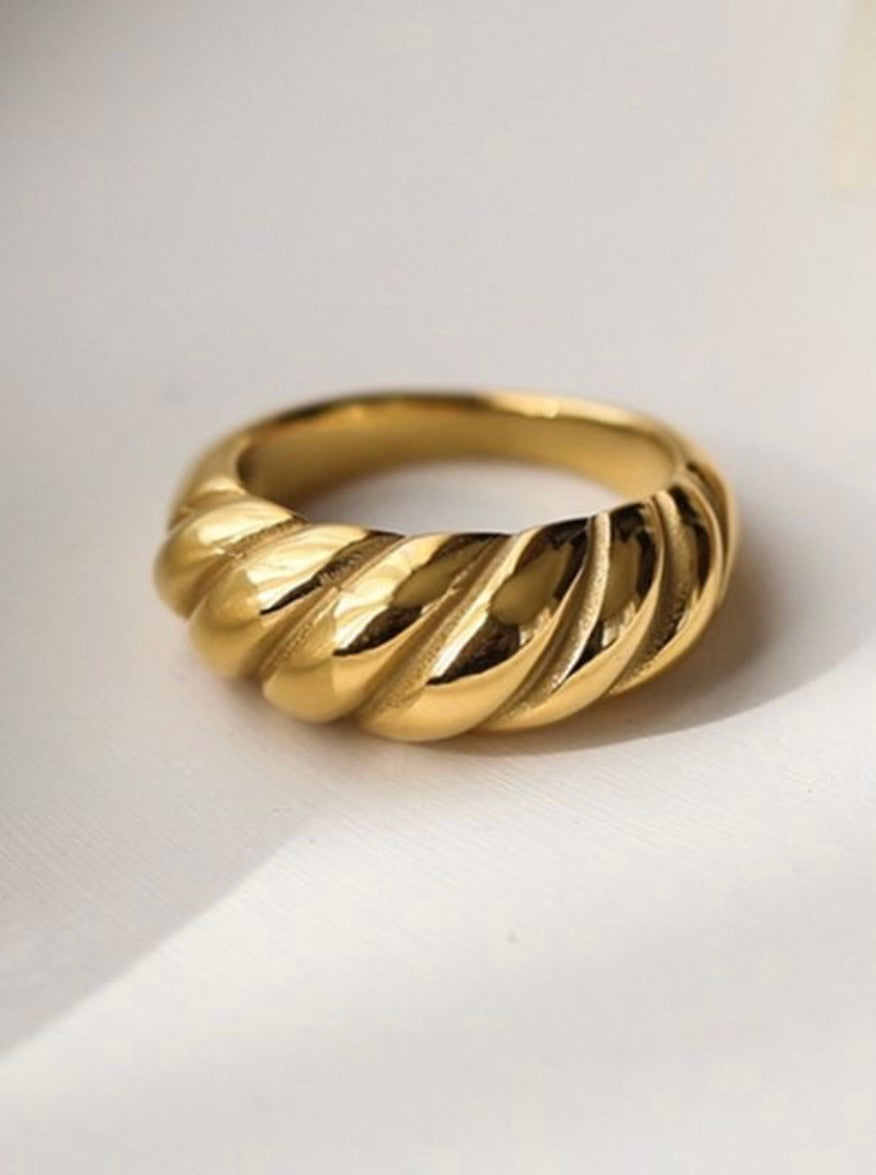 Croissant Ring