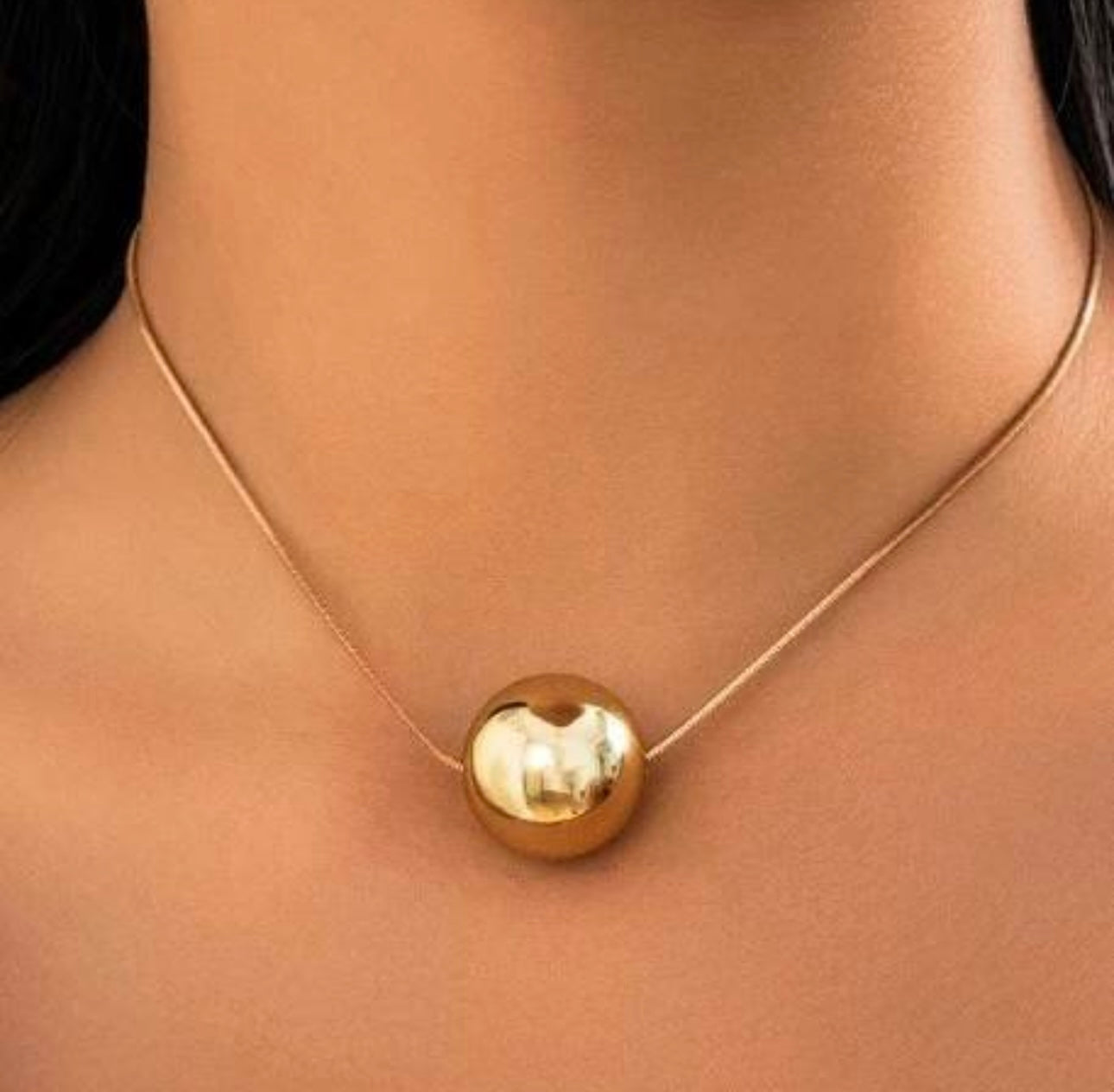 Ball pendant necklace