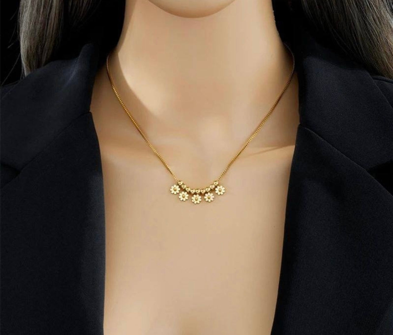 Flower ball necklace