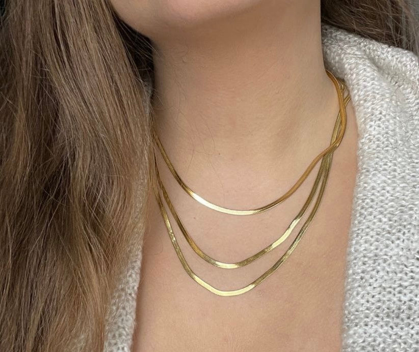 Triple chain snake necklace