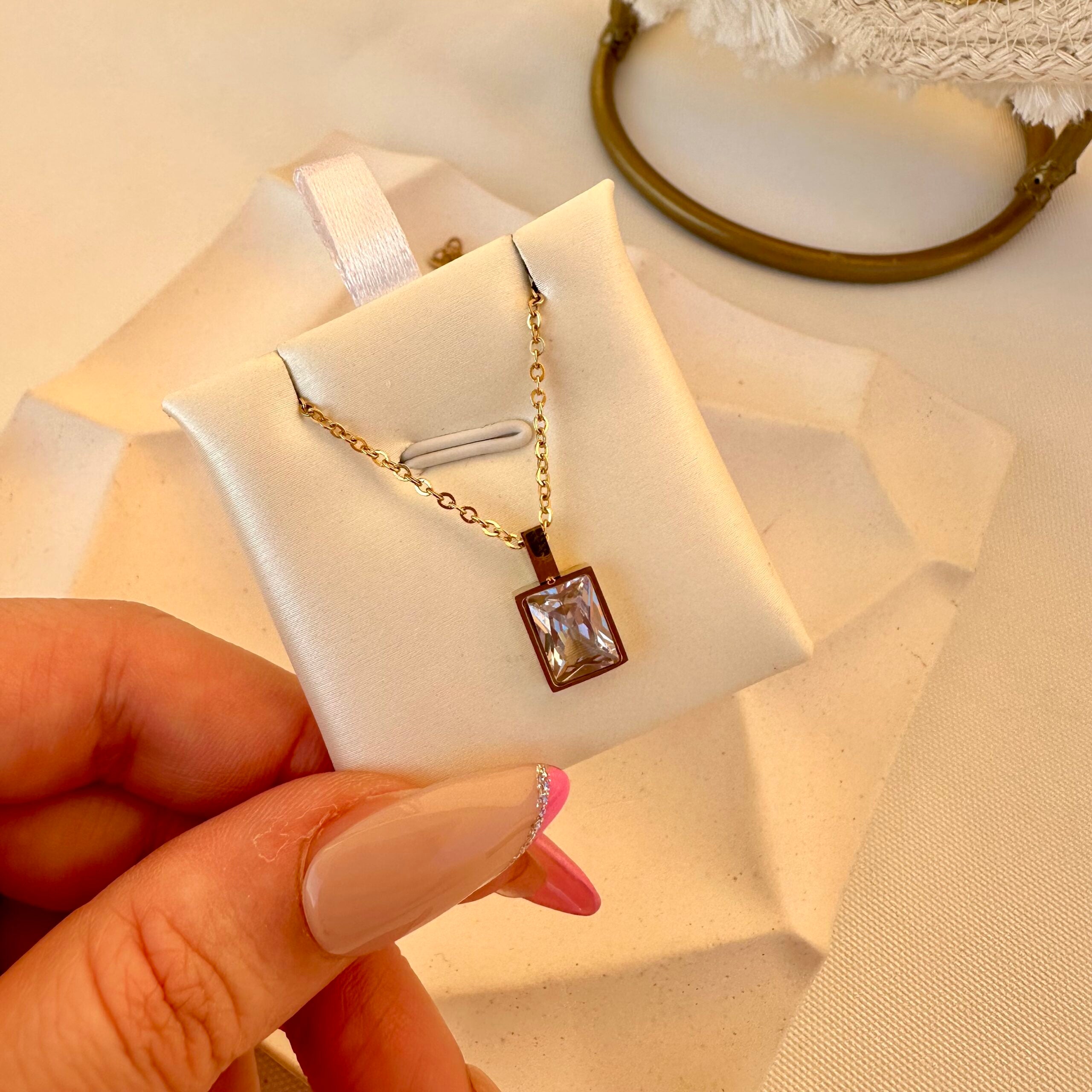 Zircon stone necklace