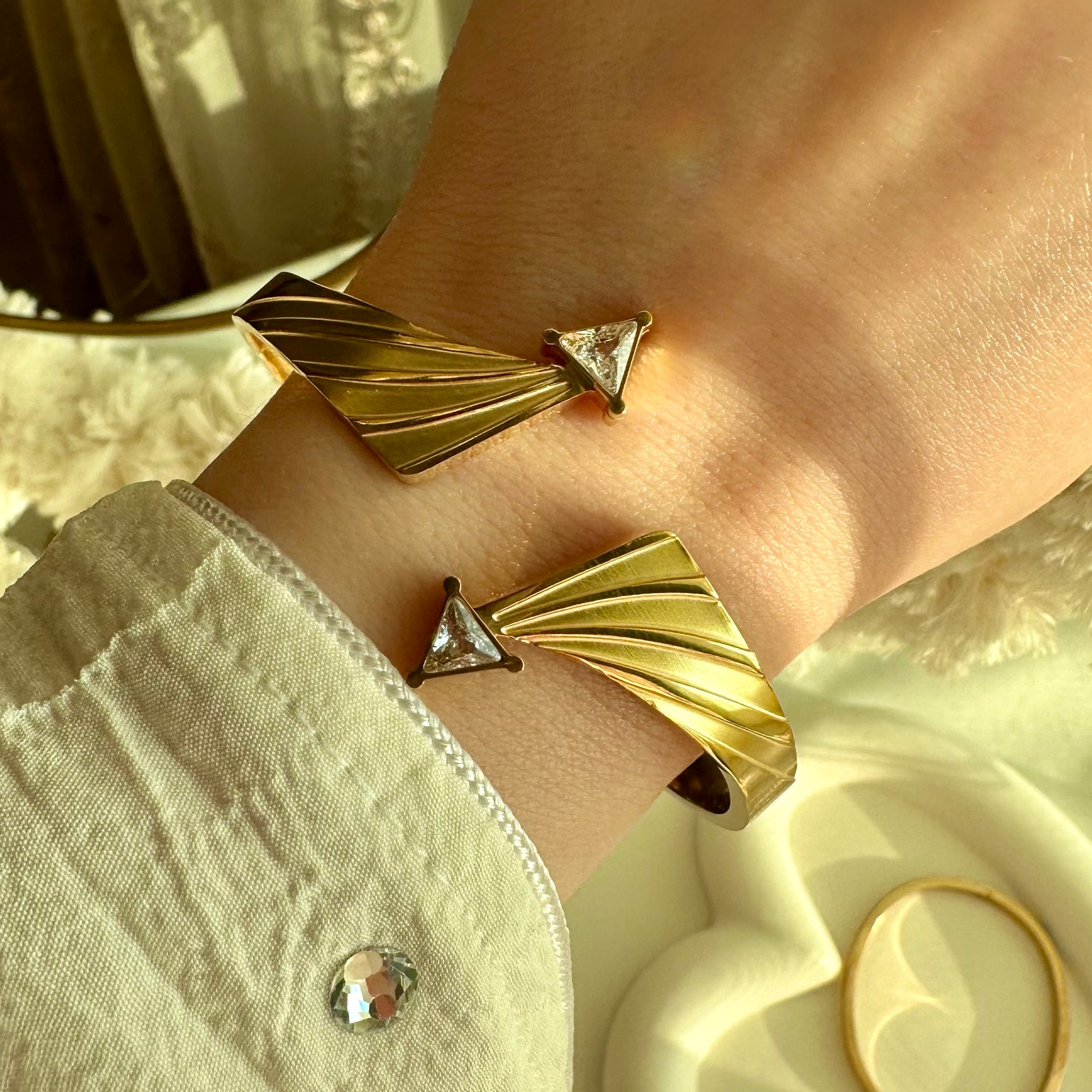 Wings bangle