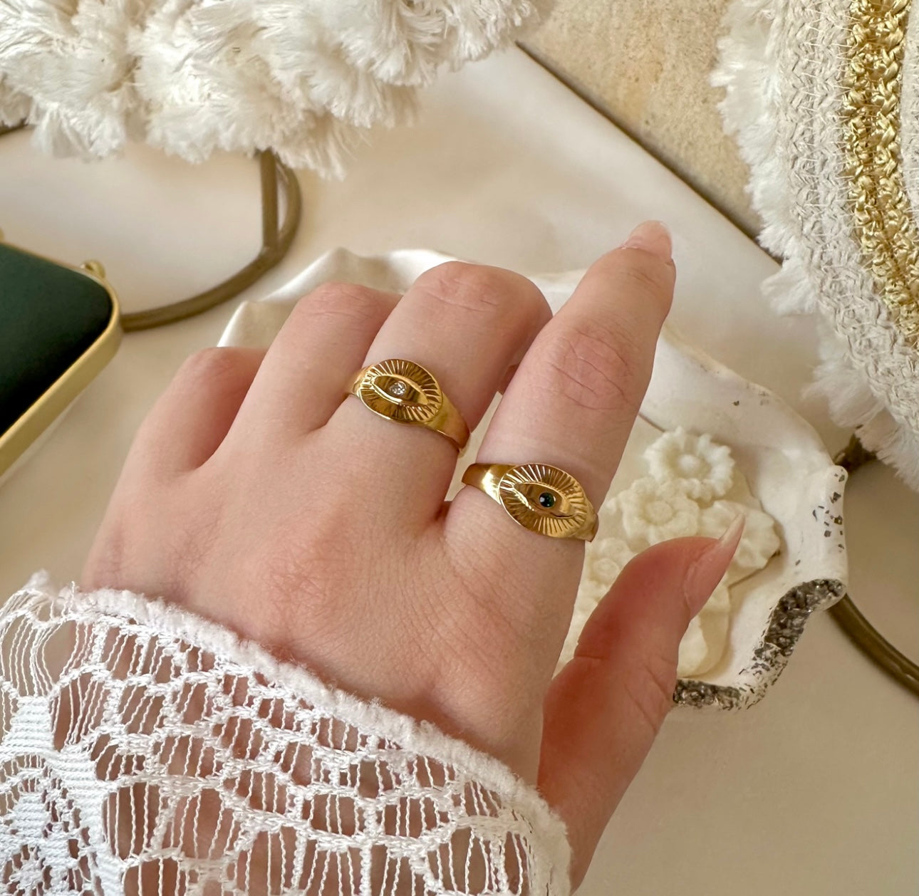 خاتم العين الشريرة