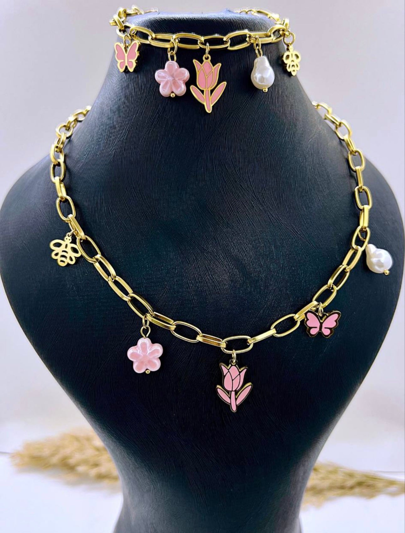 Flower necklace & bracelet