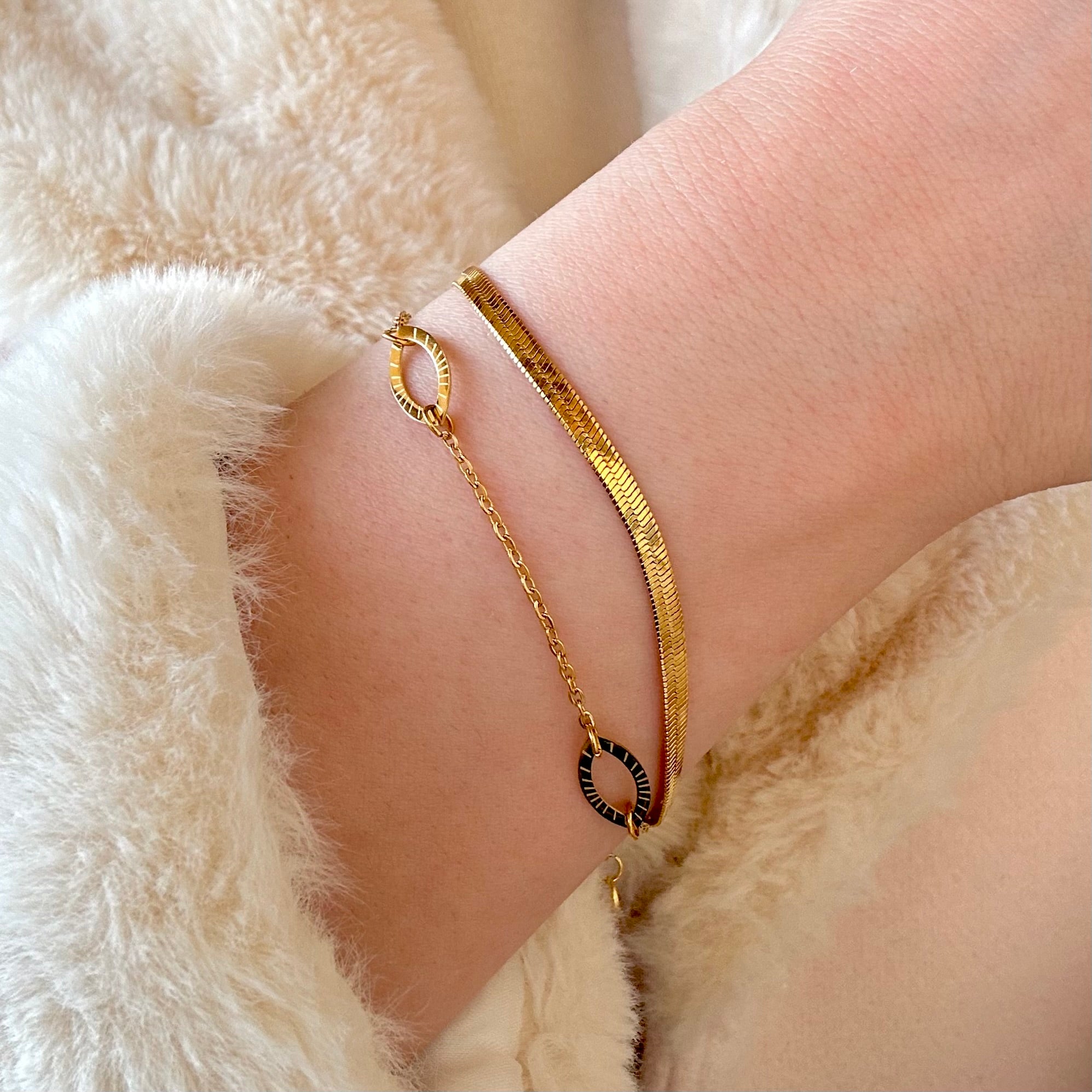 Layer snake bracelet