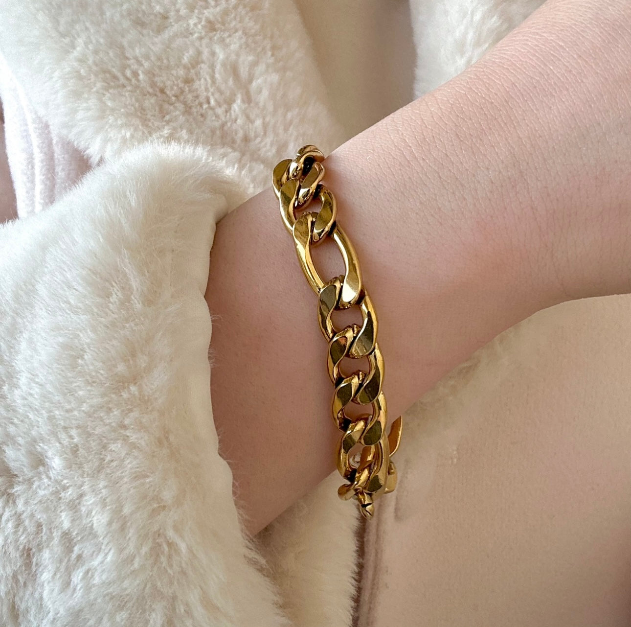 Wide gourmet bracelet