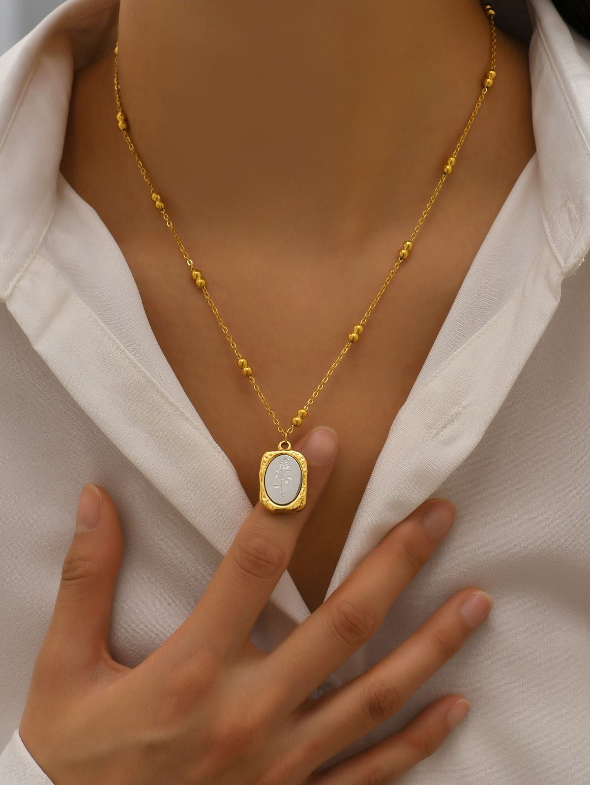 Rose flower gold necklace
