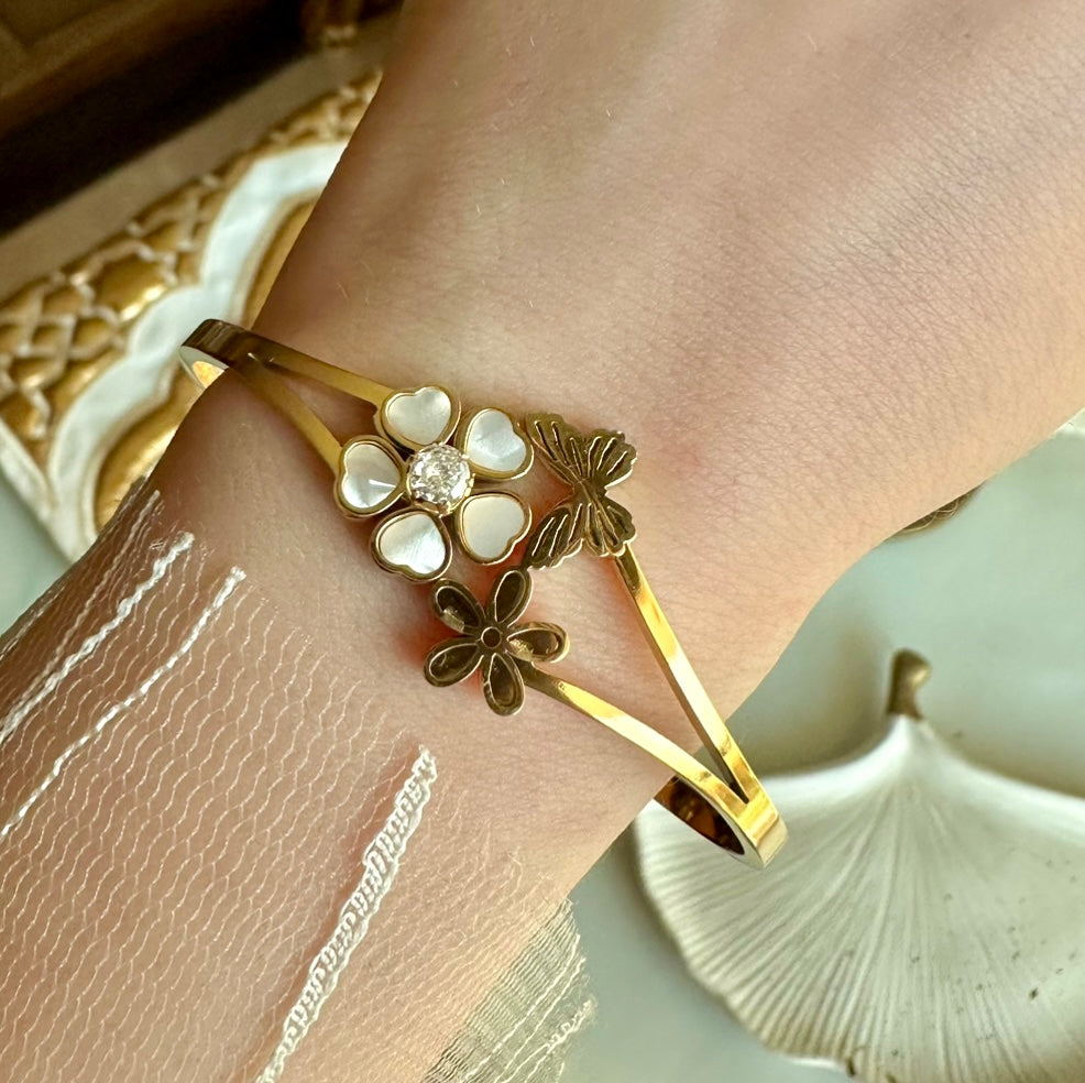 Flower bangle