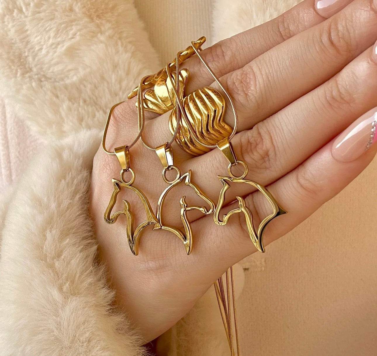 Horse necklace