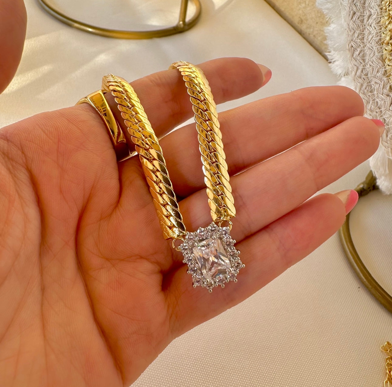 Shiny crystal necklace