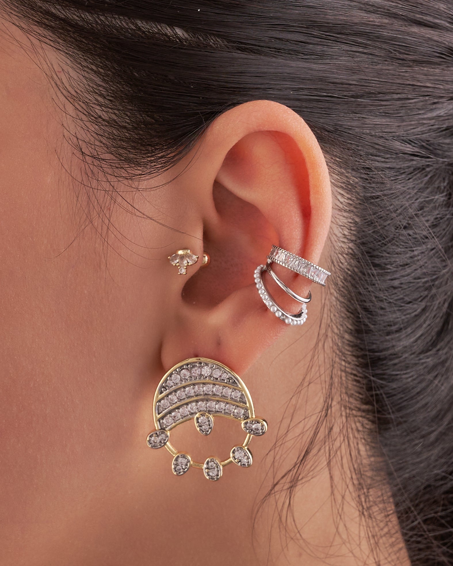 أساور الأذن