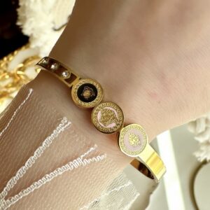 E07E10F5-7204-4109-BB95-8922ABBD7FB0