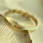 Wave bangle