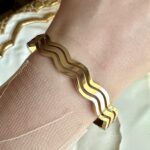 Wave bangle