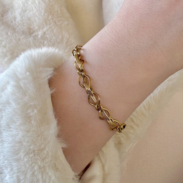 Snake bracelet