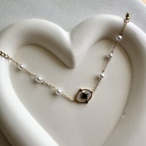 White pearl bracelet