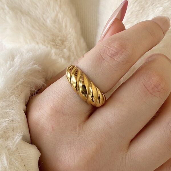Croissant Ring