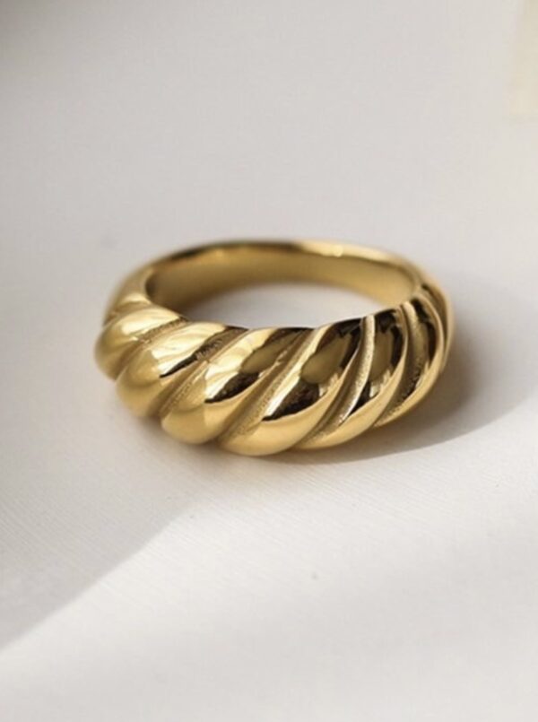 Croissant Ring