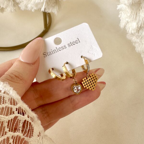 Set  golden earrings