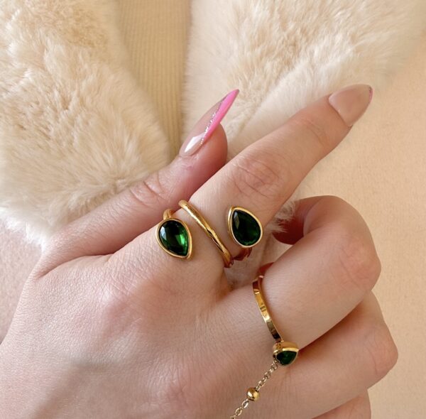 Zircon green ring