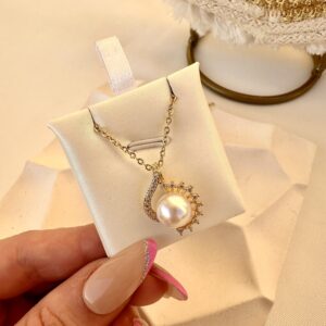 Pearl zircon necklace