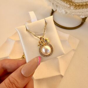 Pearl zircon necklace