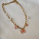 Bow necklace