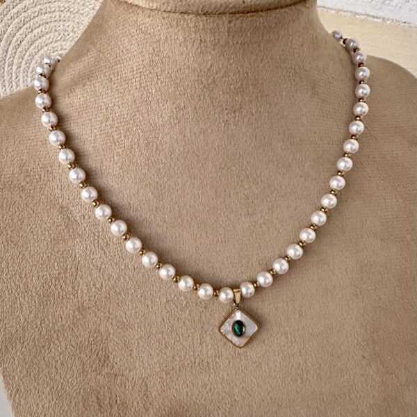 Pearl necklace