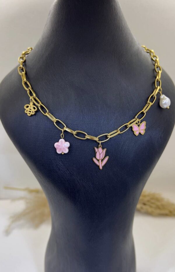 Flower necklace