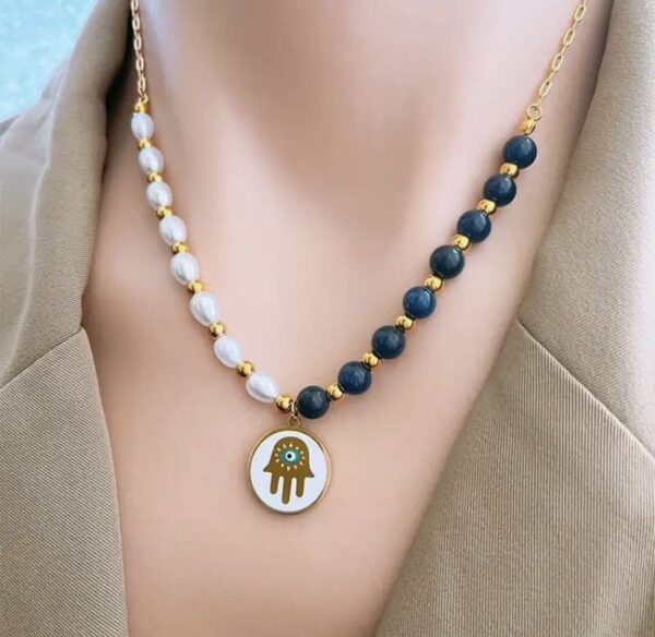 Color pearl necklace