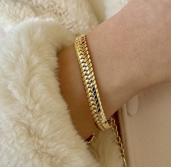 Twist bracelet