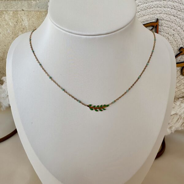 Leaf chocker necklace