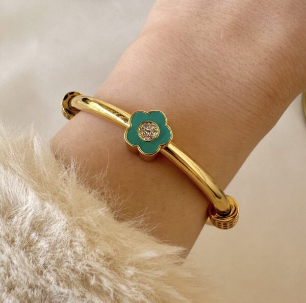 Flower turquoise bangle